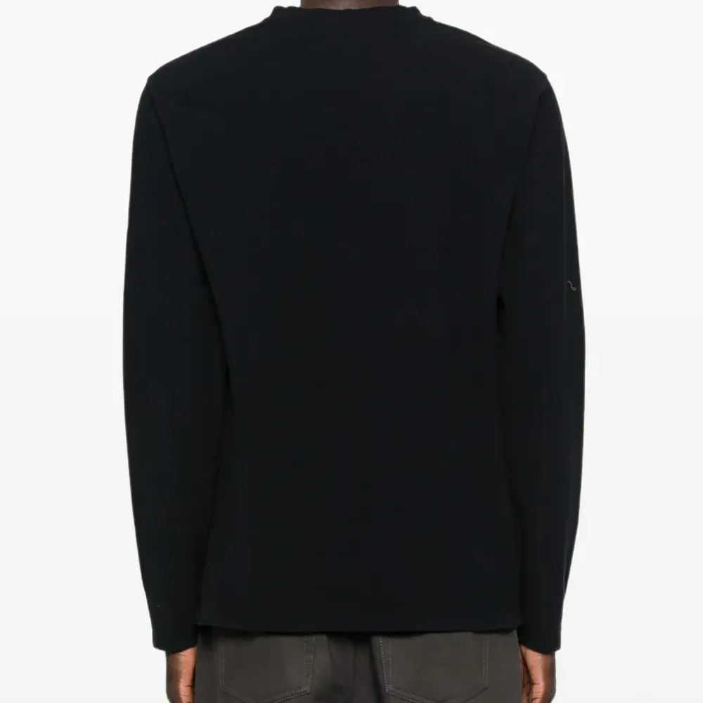 Лонгслив с нашивкой-логотипом