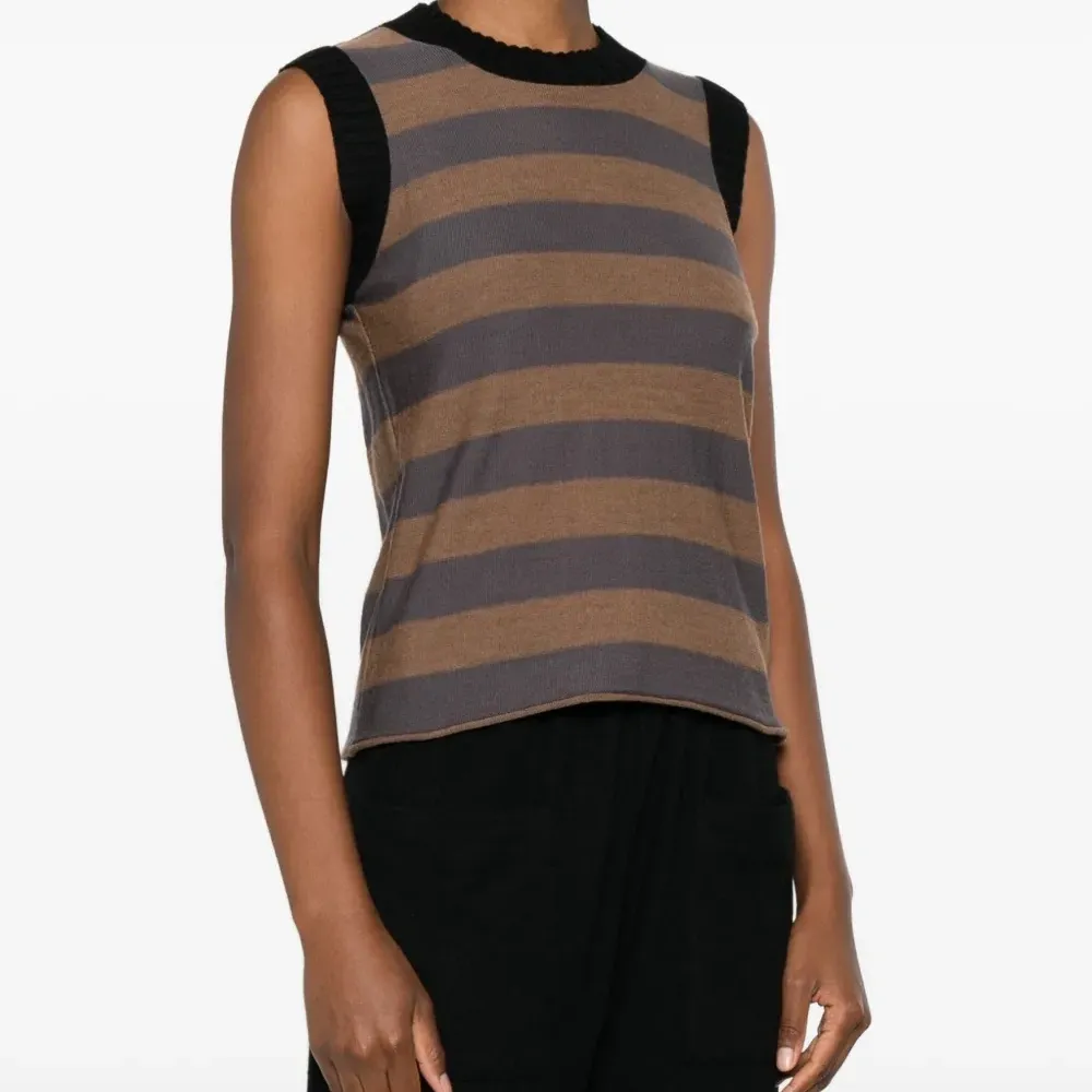 Полосатый топ без рукавов