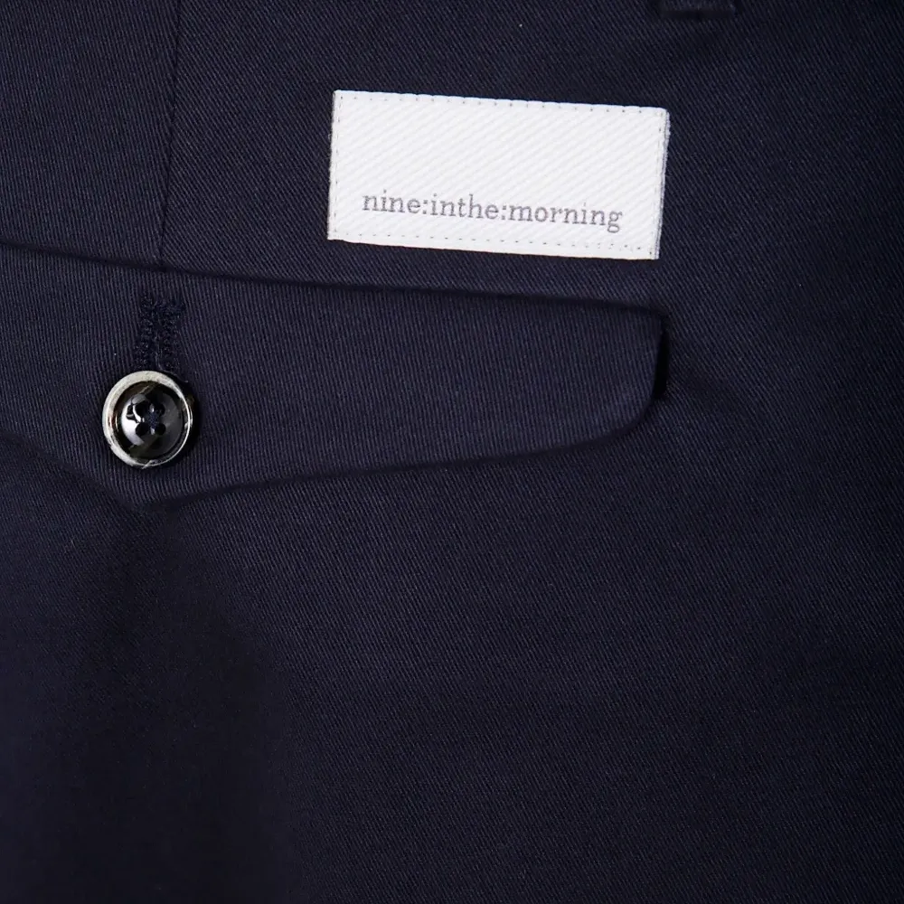 Брюки на пуговицах