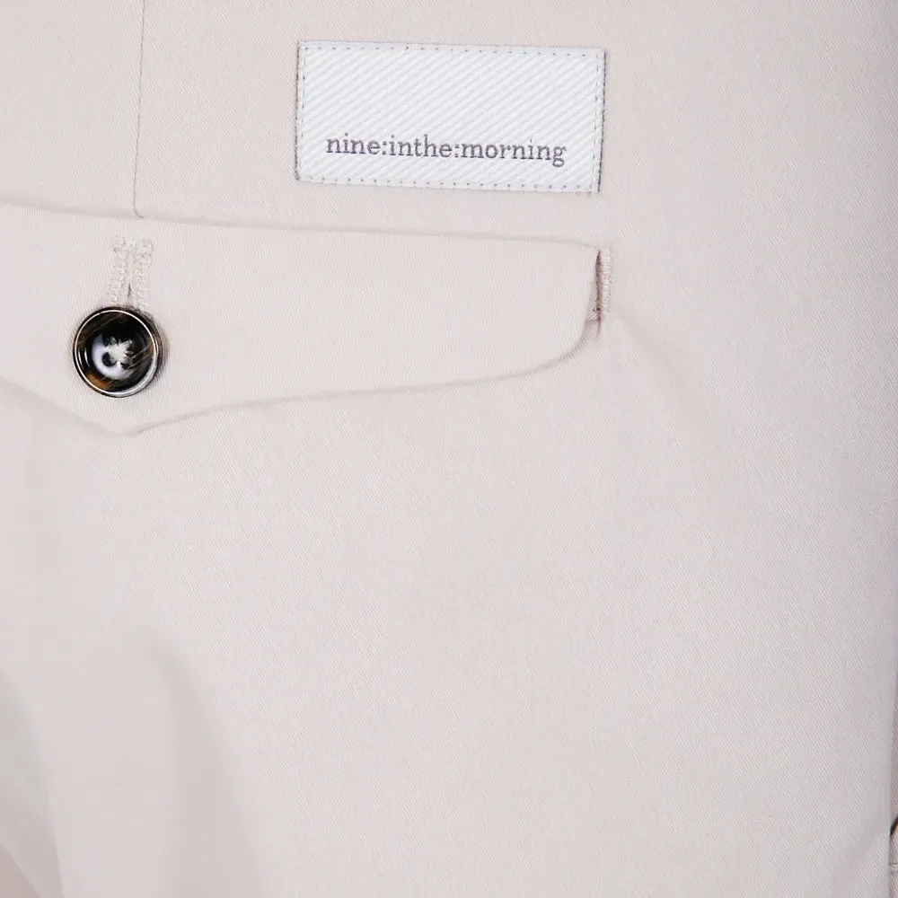 Брюки на пуговицах