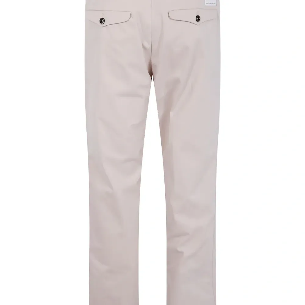 Брюки на пуговицах