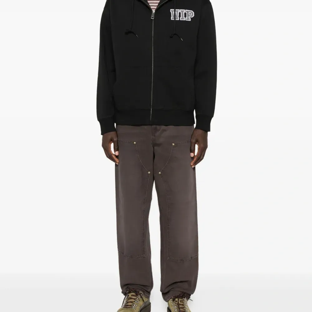 Худи на молнии с вышитым логотипом