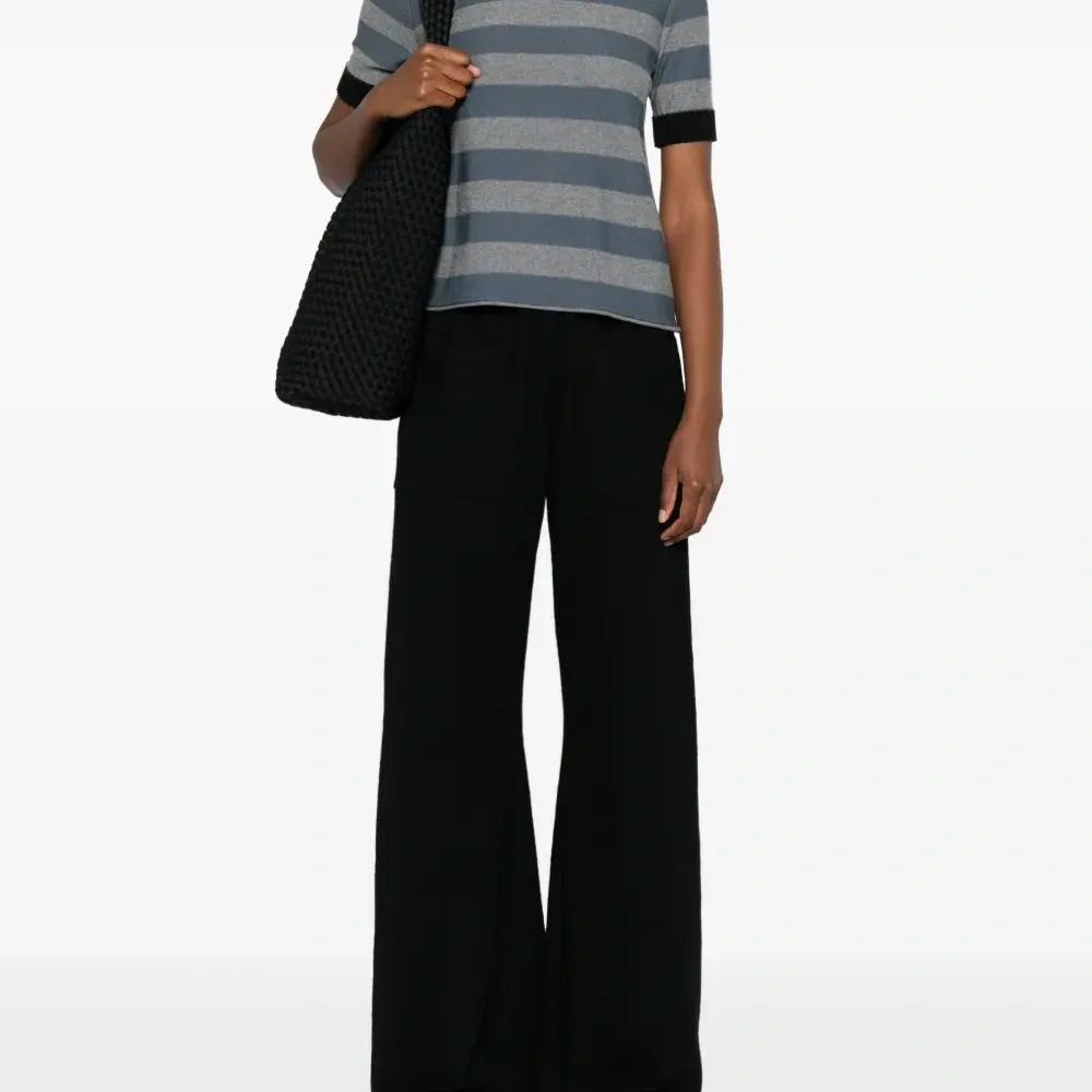 Полосатая трикотажная футболка с короткими рукавами