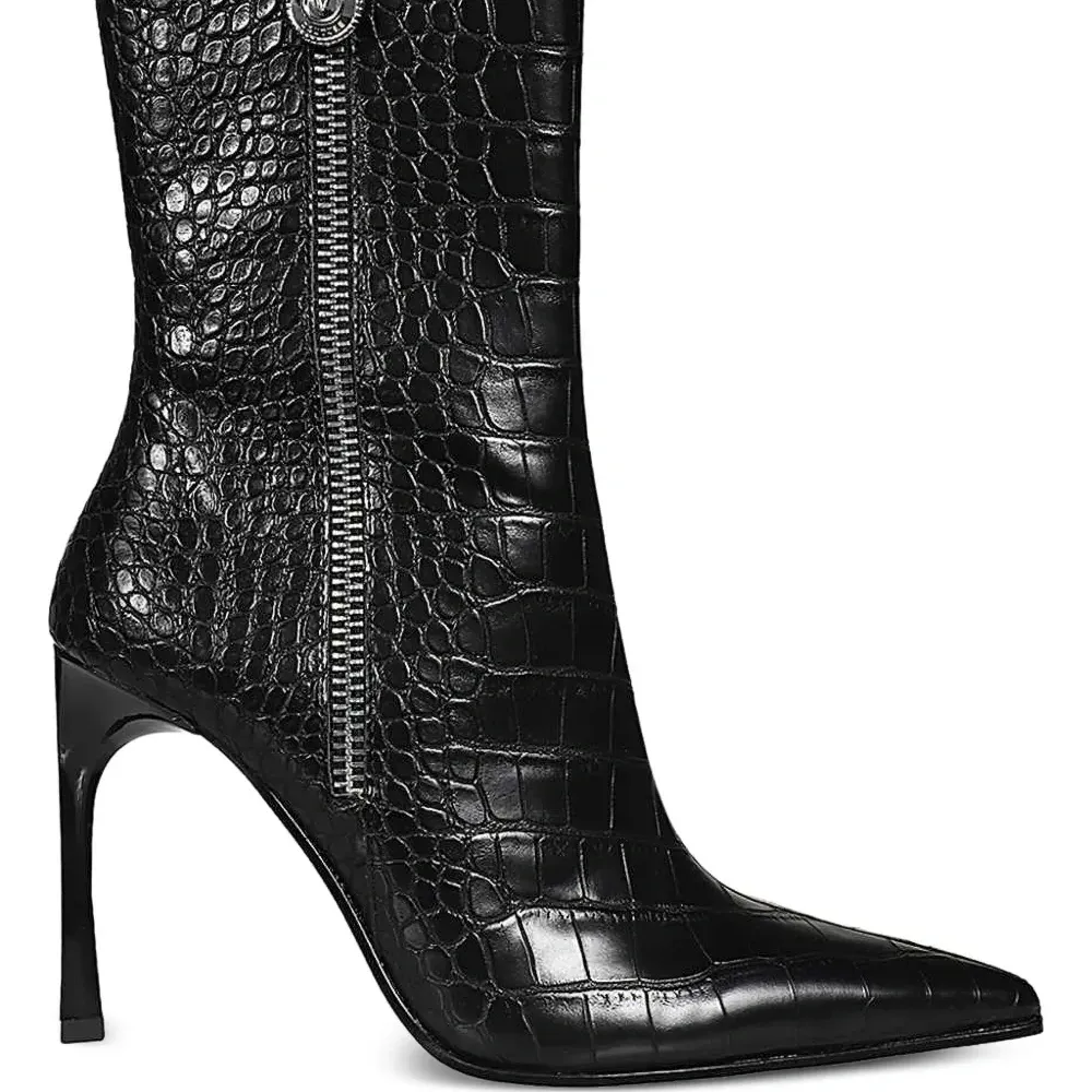 Ботильоны с тиснением под кожу крокодила