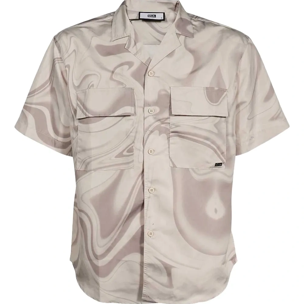 Рубашка с клапанными карманами и принтом-завитком