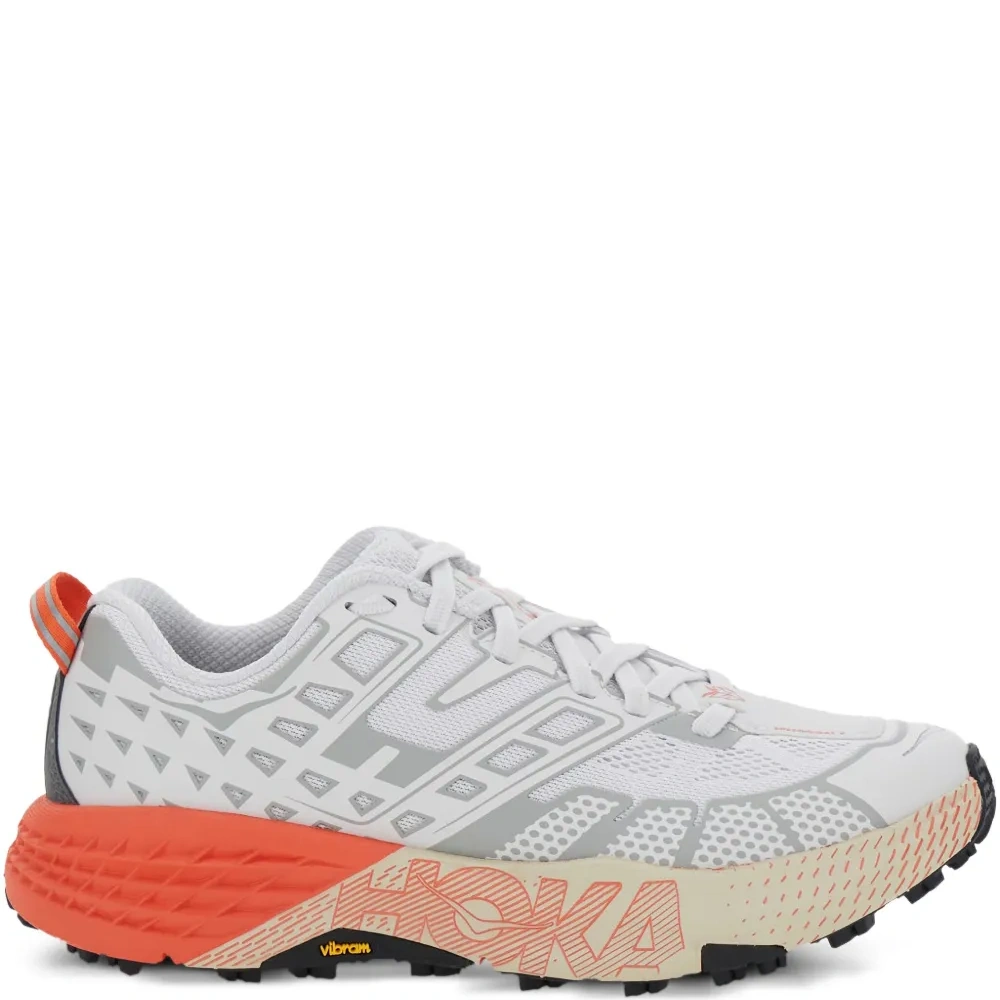 Кроссовки Speedgoat на шнуровке