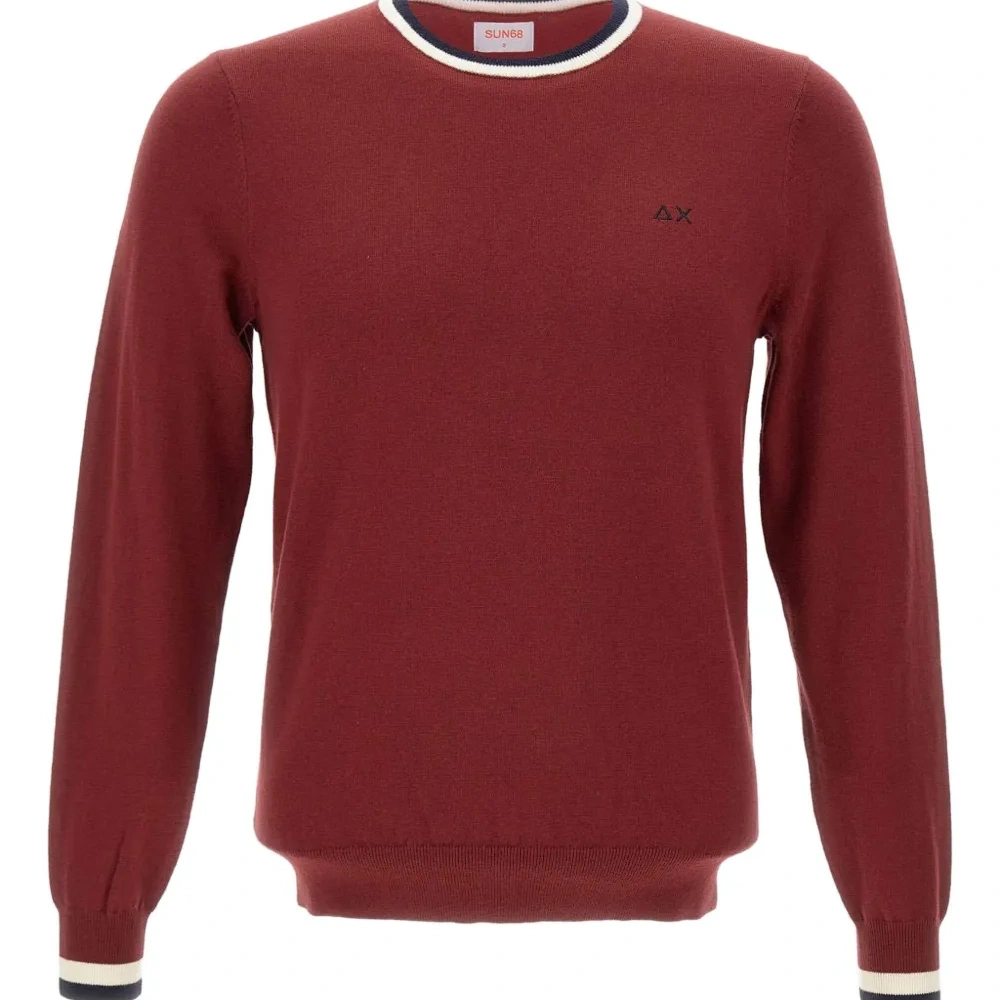 Свитер с круглым вырезом