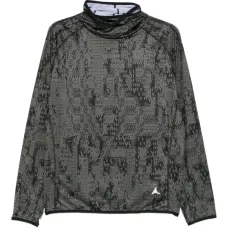 Футболка с высоким воротником