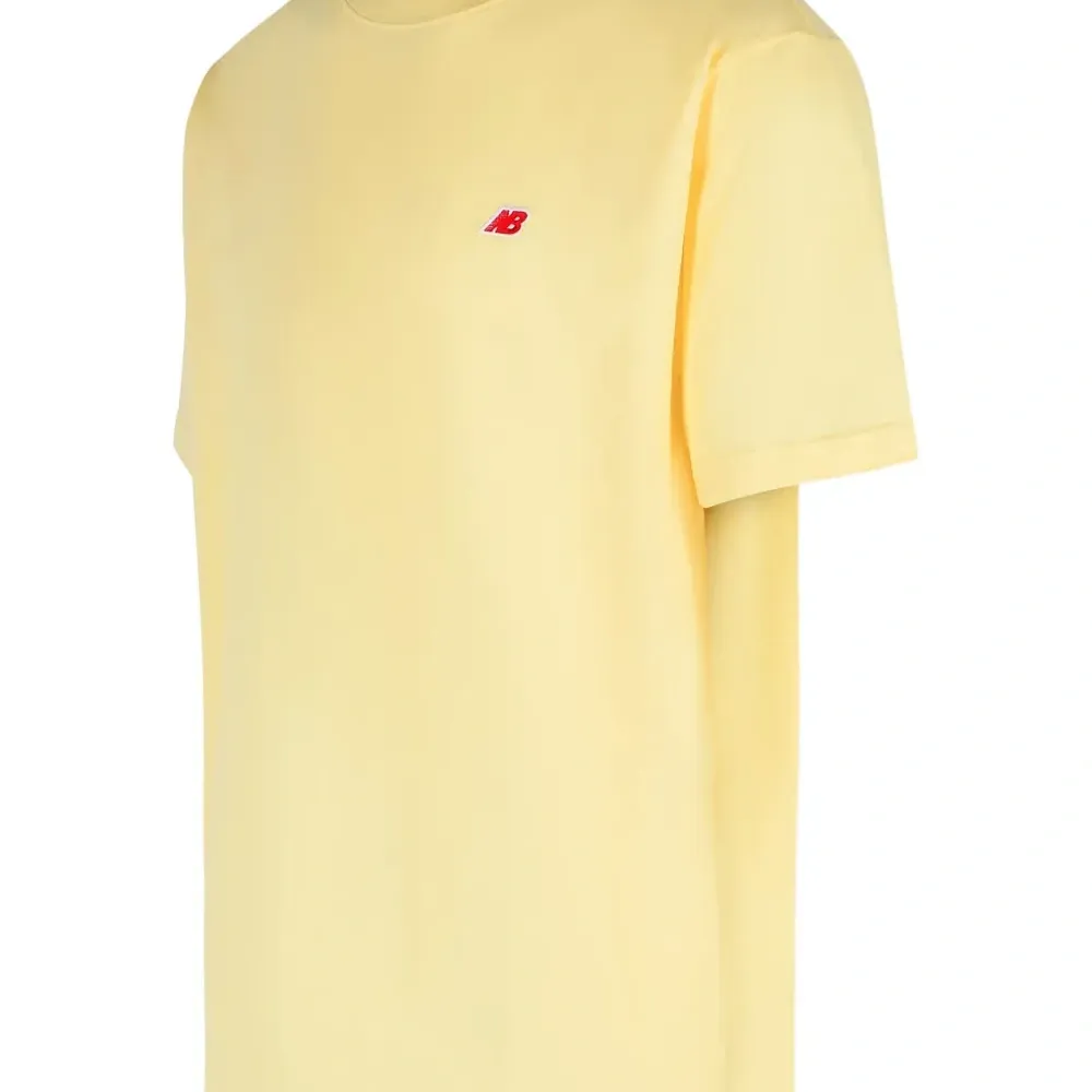 Футболка с нашивкой-логотипом