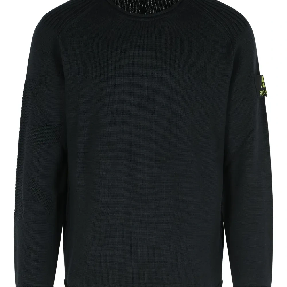 Свитер с круглым вырезом и нашивкой-логотипом