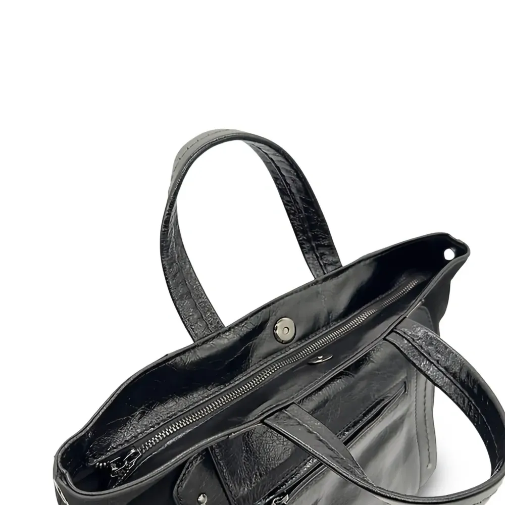 Сумка-тоут из лаковой кожи