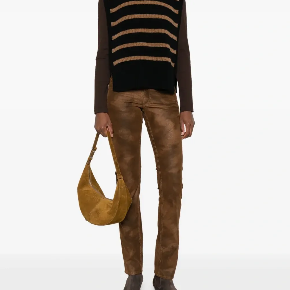 Полосатый свитер без рукавов с высоким воротником Полосатый свитер без рукавов с высоким воротником