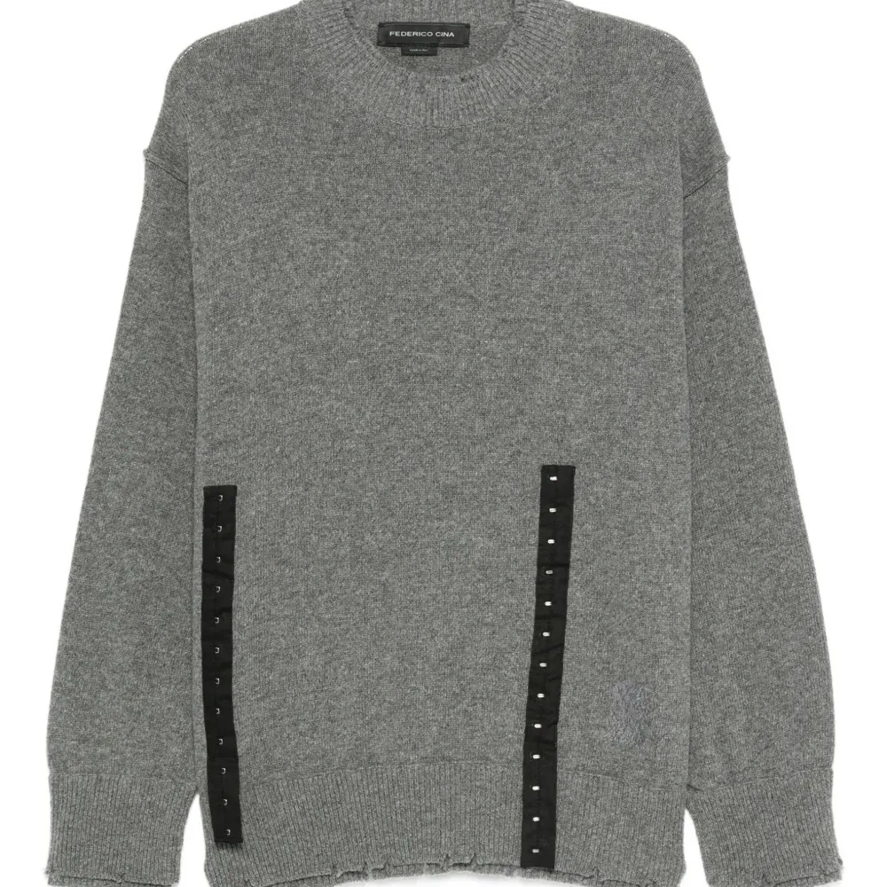 Свитер с необработанными краями