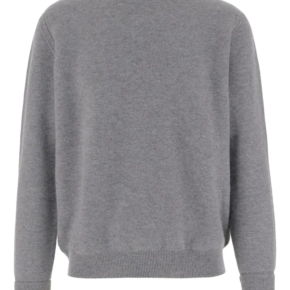 Свитер в рубчик с круглым вырезом