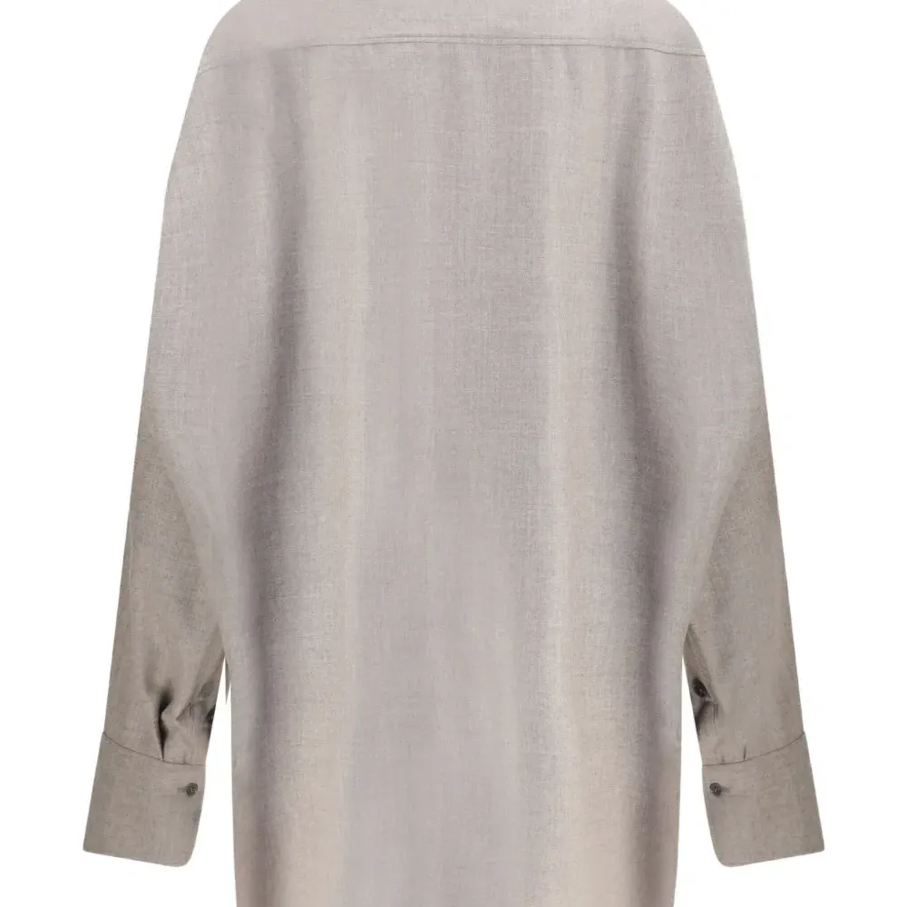 Рубашка с изогнутым подолом