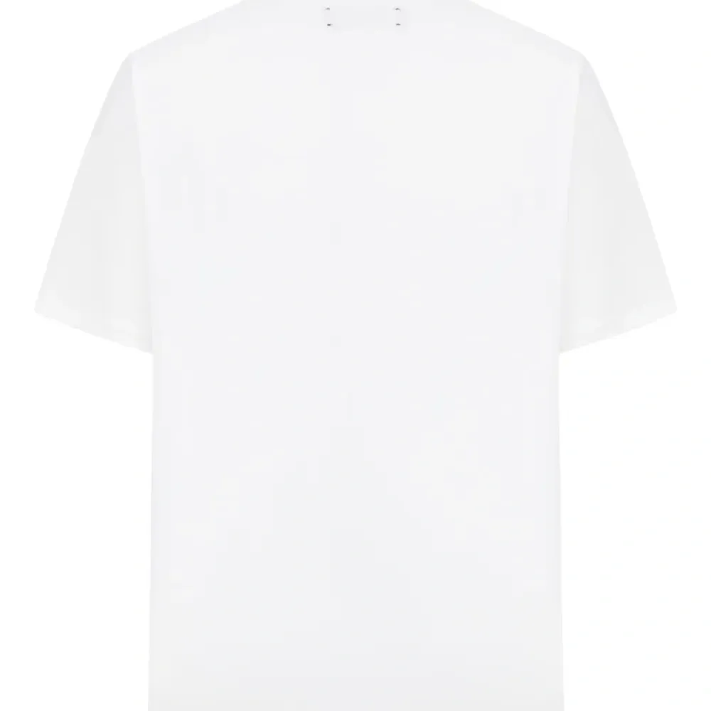 Футболка с вышитым логотипом Футболка с вышитым логотипом