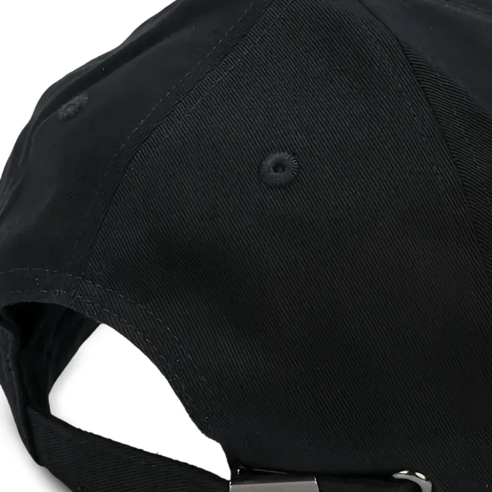 Бейсболка с люверсами