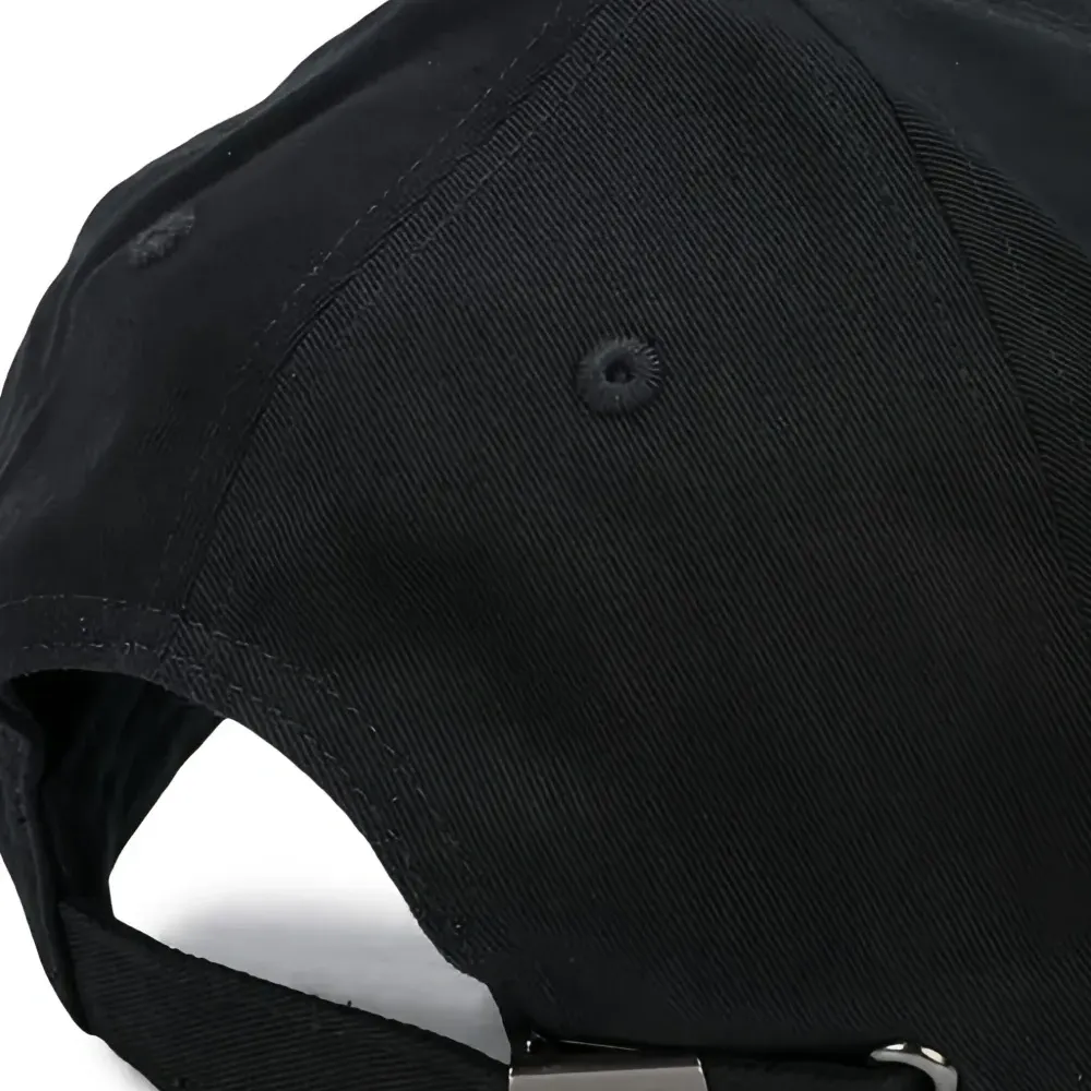 Бейсбольная кепка