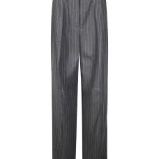 Брюки в тонкую полоску со складками