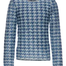 Свитер в ломаную клетку