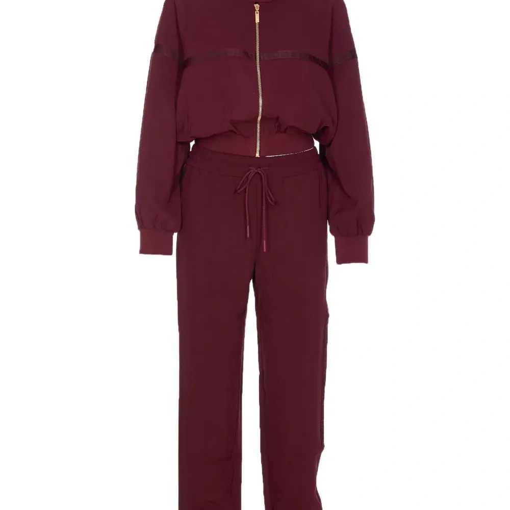 Спортивные брюки с вышитым логотипом