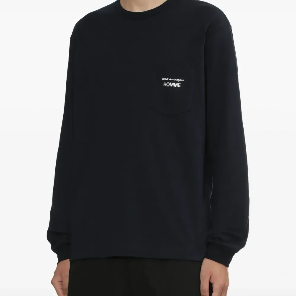 Футболка с логотипом