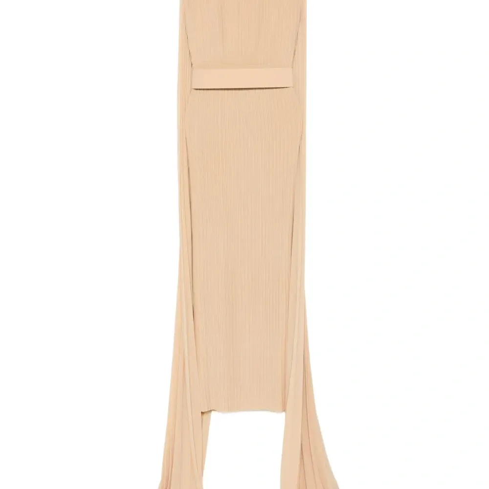 Плиссированное платье макси с кейпом