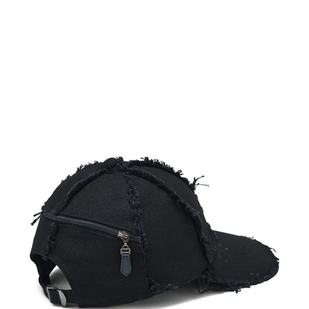 Бейсболка с необработанными краями и молнией