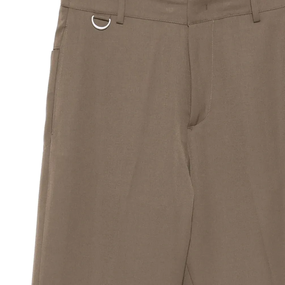 Брюки прямого кроя с эластичным поясом и декоративным кольцом