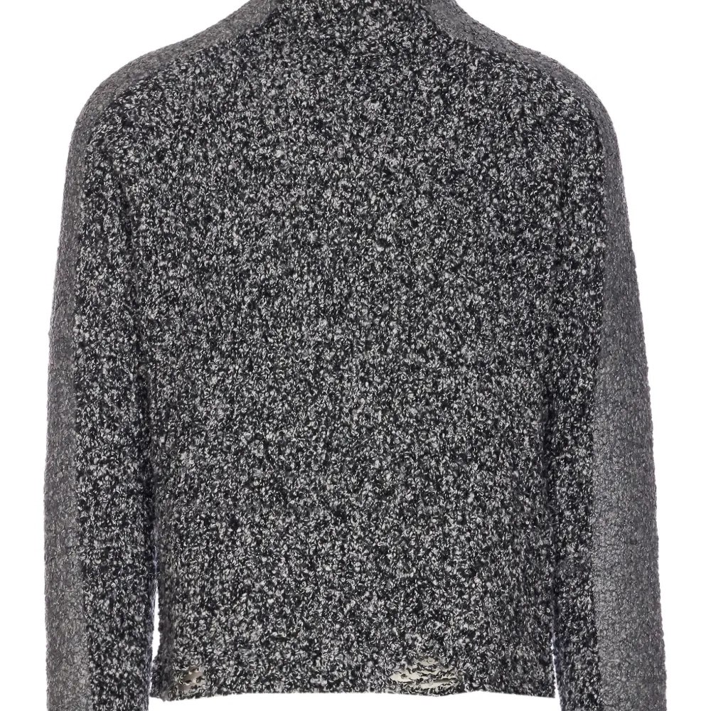 Шерстяной свитер с высоким воротником