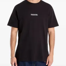 Футболка с логотипом