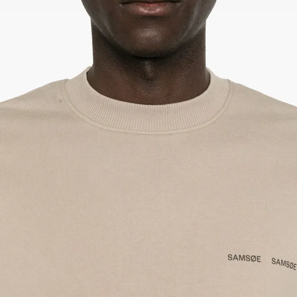 Толстовка с круглым вырезом и логотипом