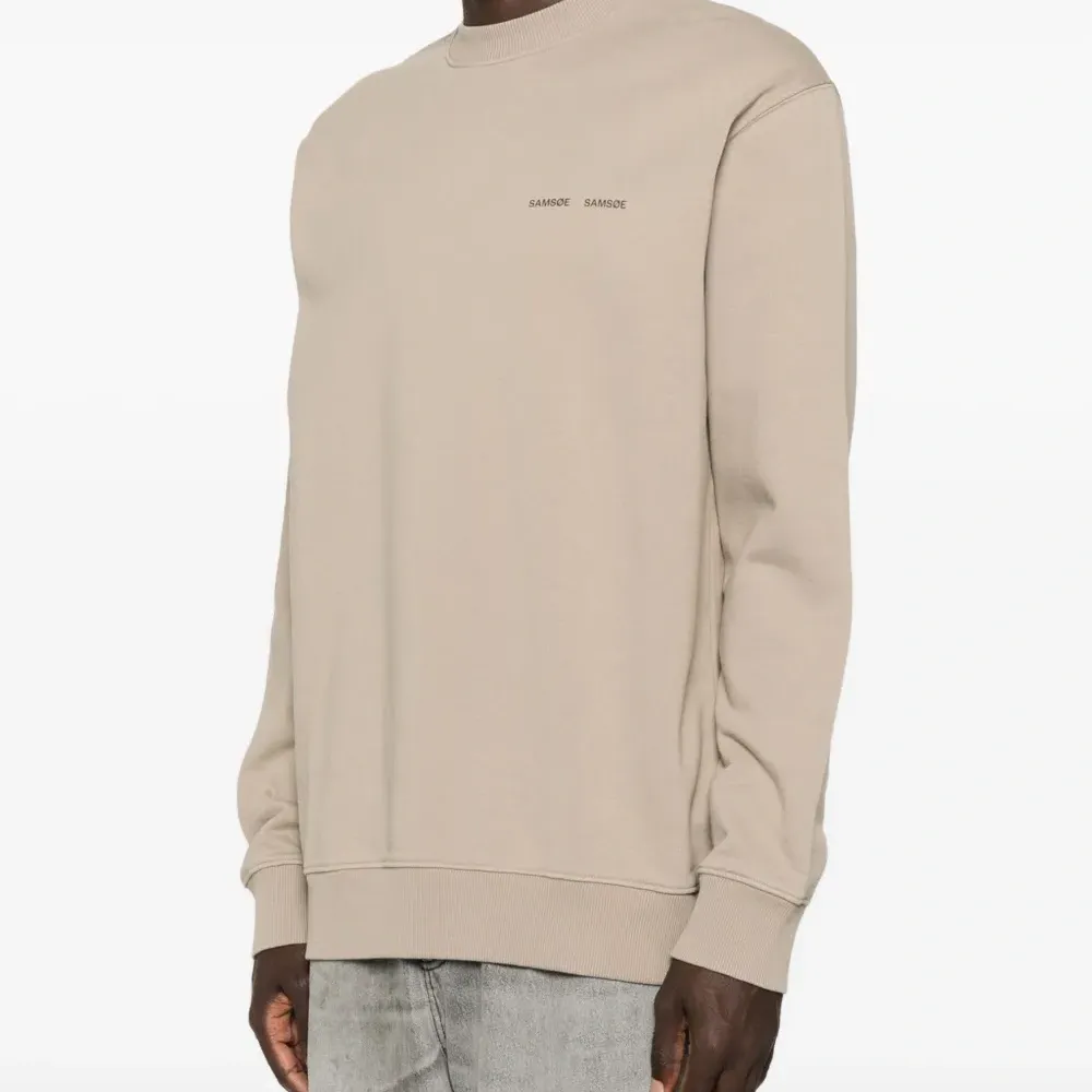 Толстовка с круглым вырезом и логотипом