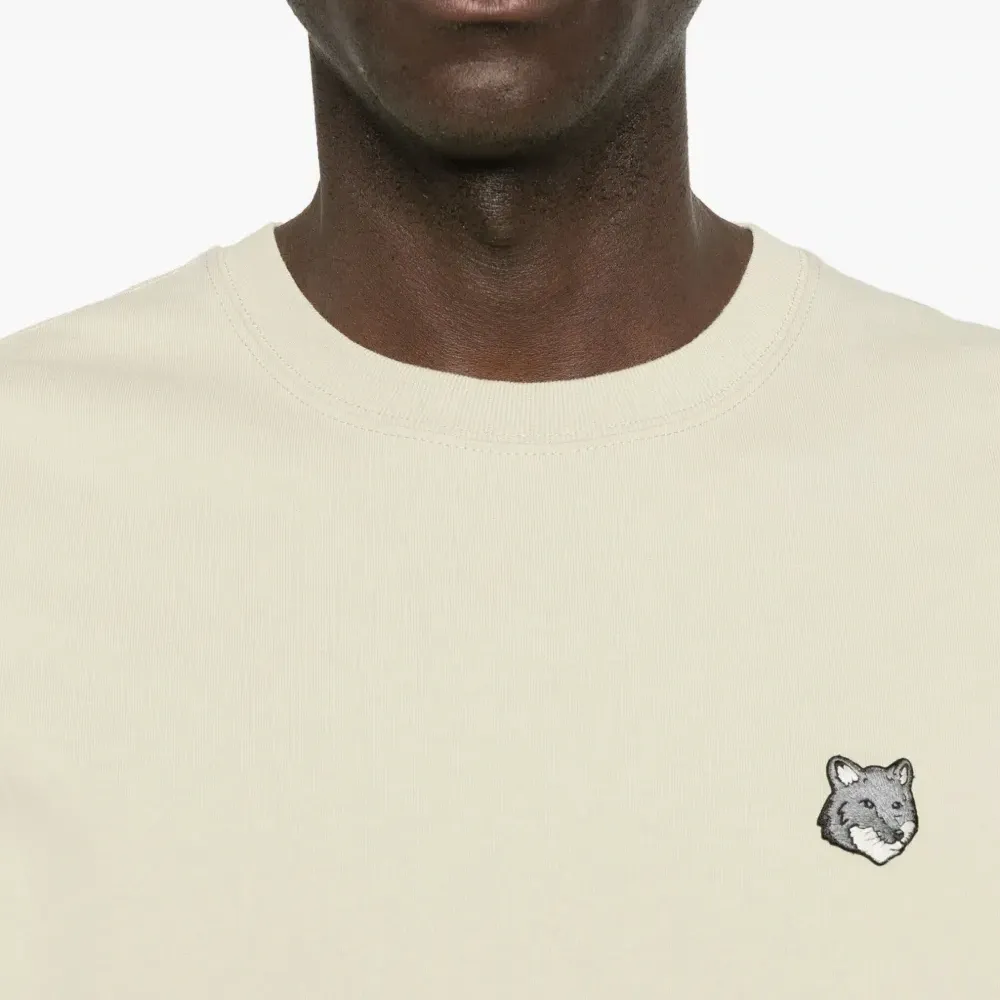 Футболка с нашивкой Футболка с нашивкой