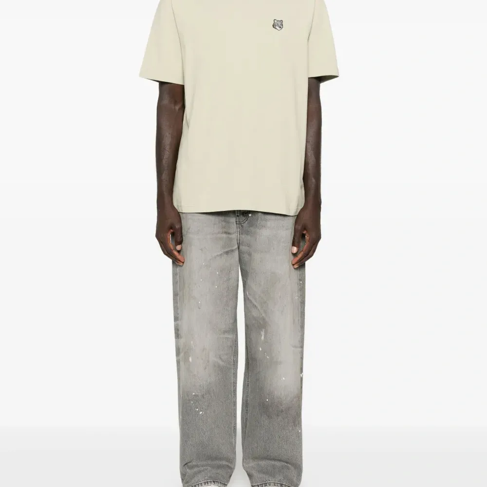 Футболка с нашивкой Футболка с нашивкой