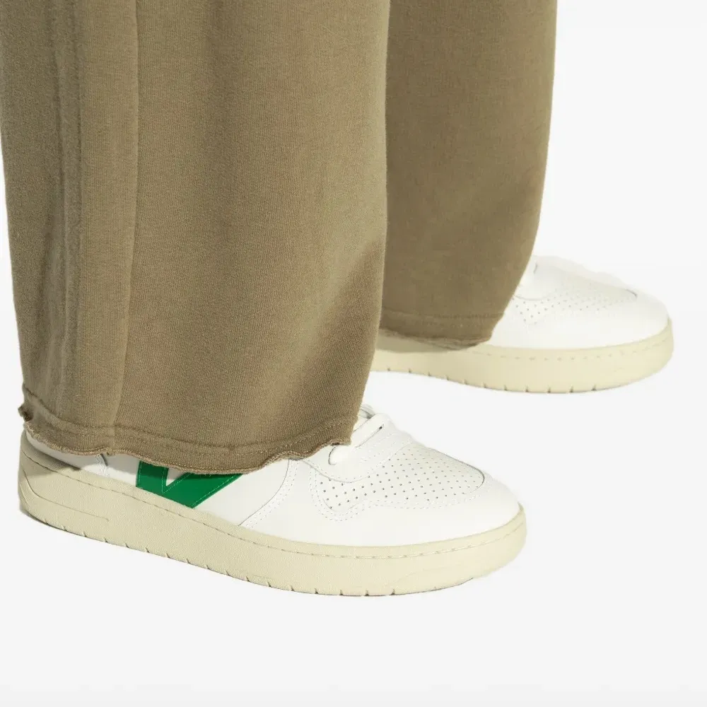 Кроссовки V-10