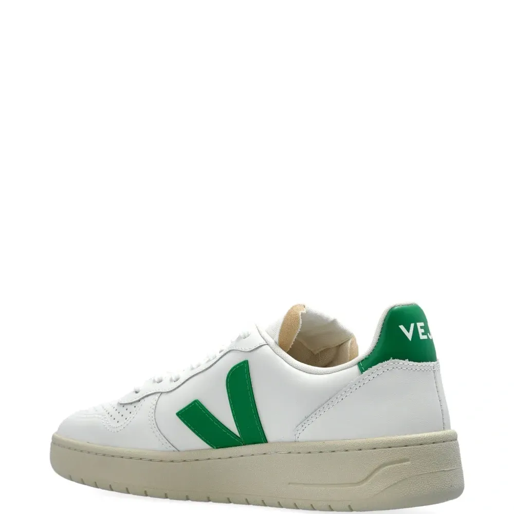 Кроссовки V-10