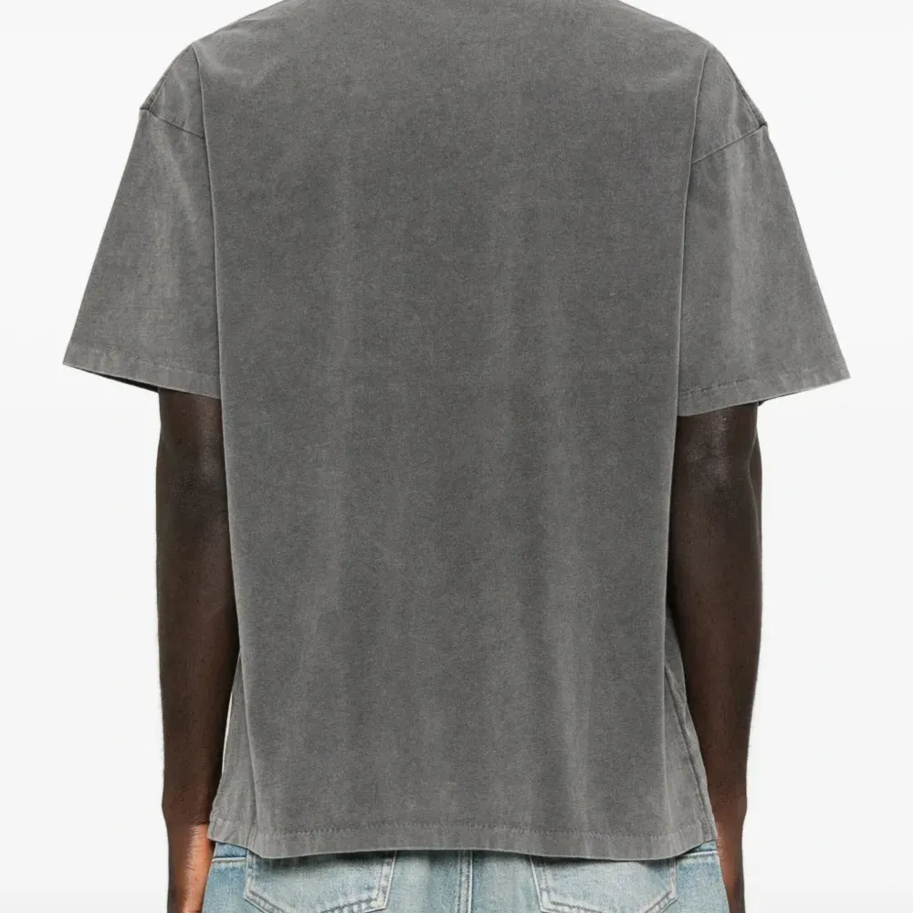 Футболка с вышивкой