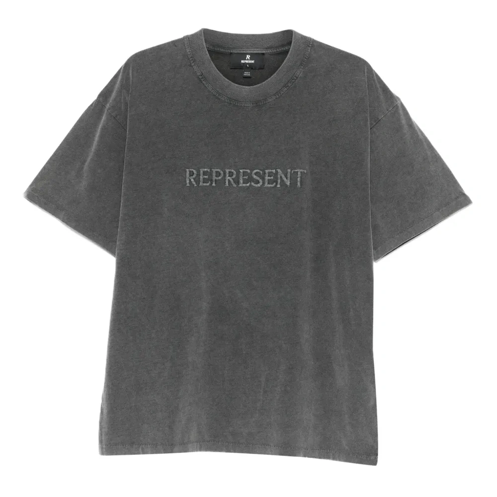 Футболка с вышивкой