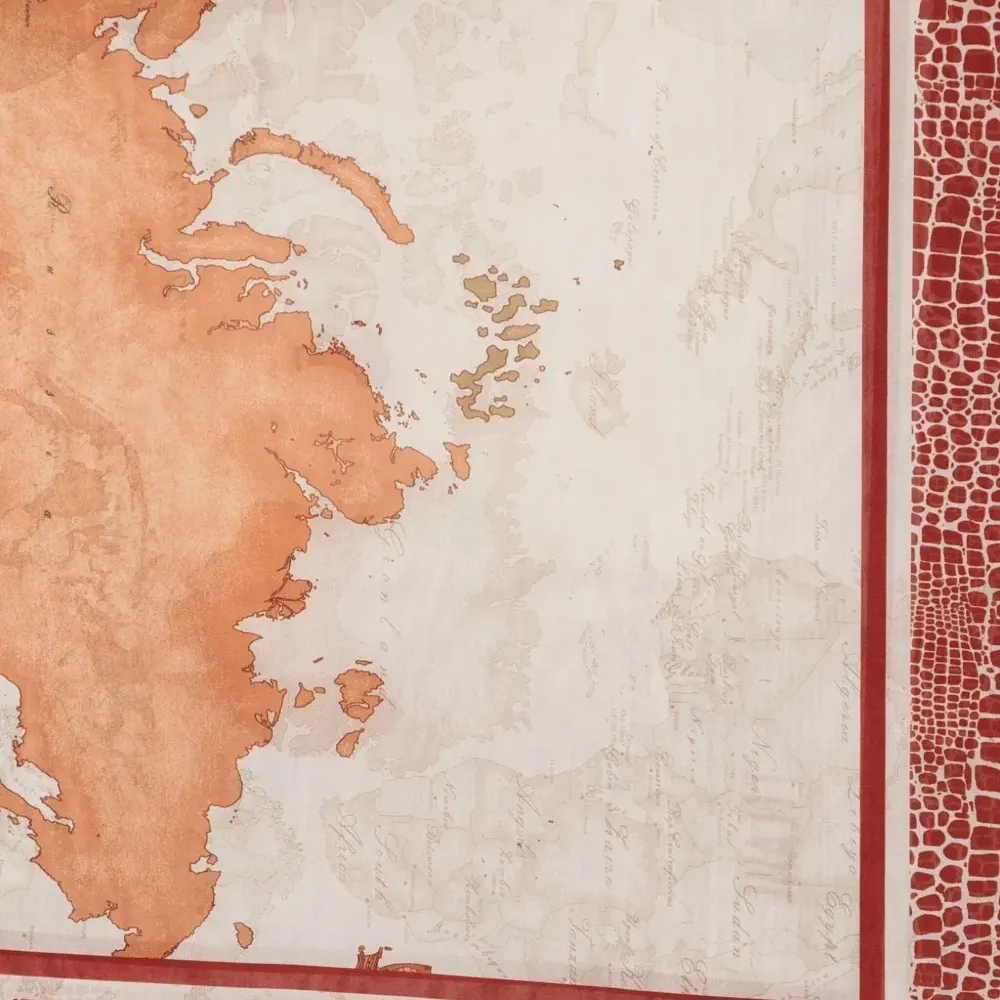 Платок с крокодиловым узором и принтом