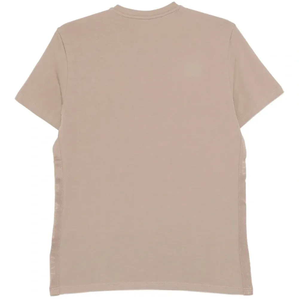 Футболка с логотипом