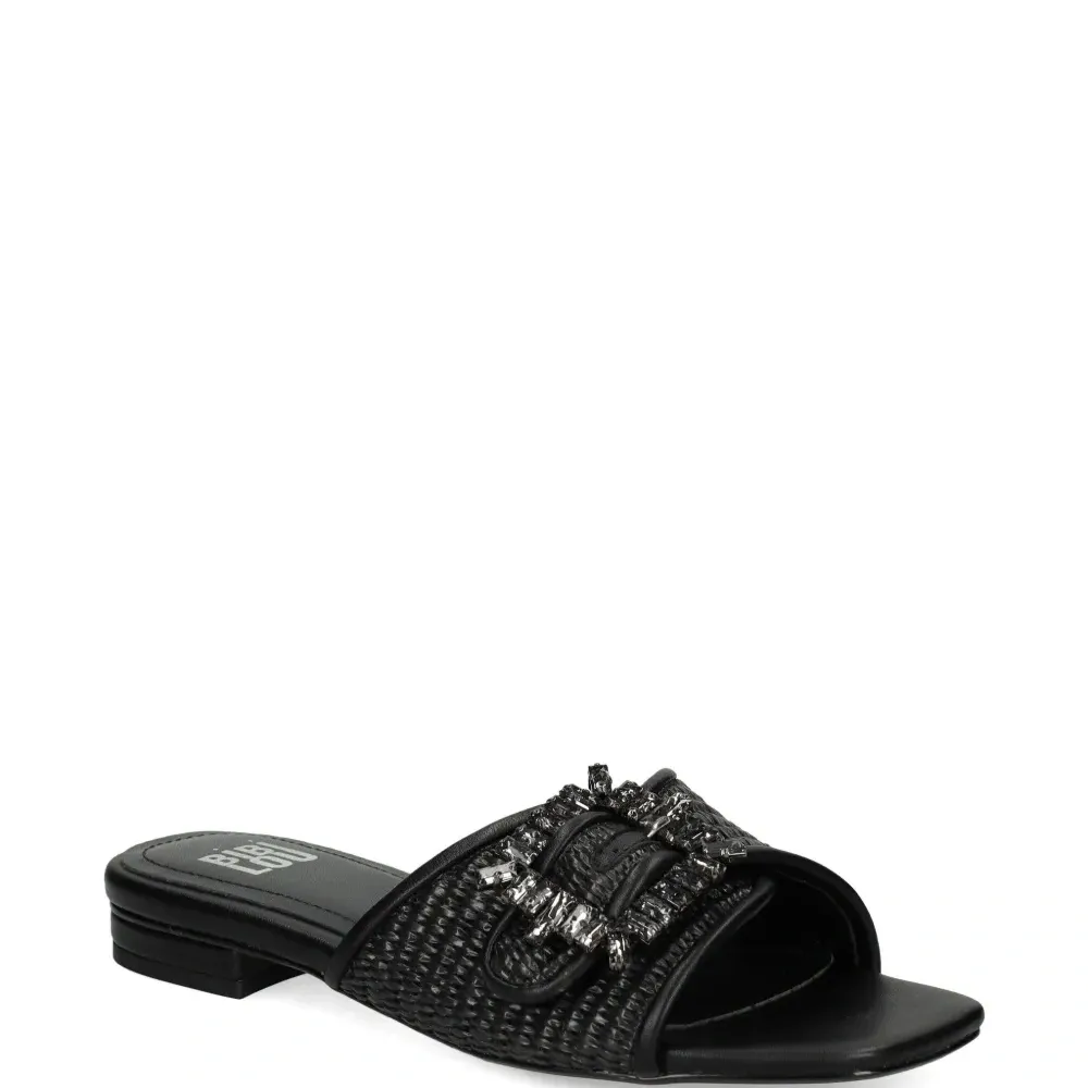 Сандалии с пряжками