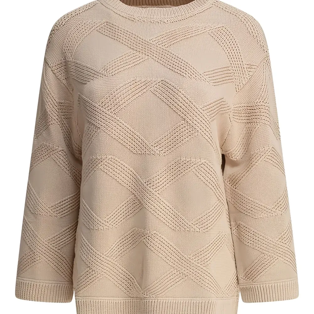 Свитер с узором в ромб