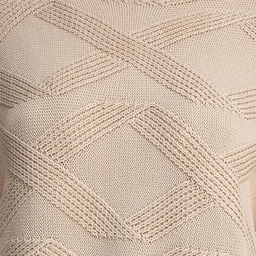 Свитер с узором в ромб