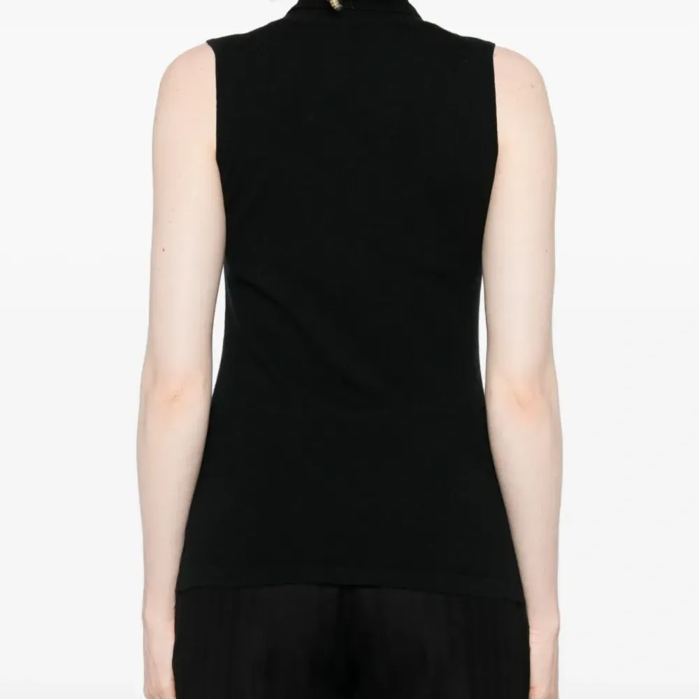 Водолазка без рукавов