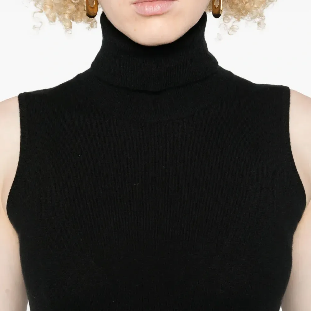 Водолазка без рукавов