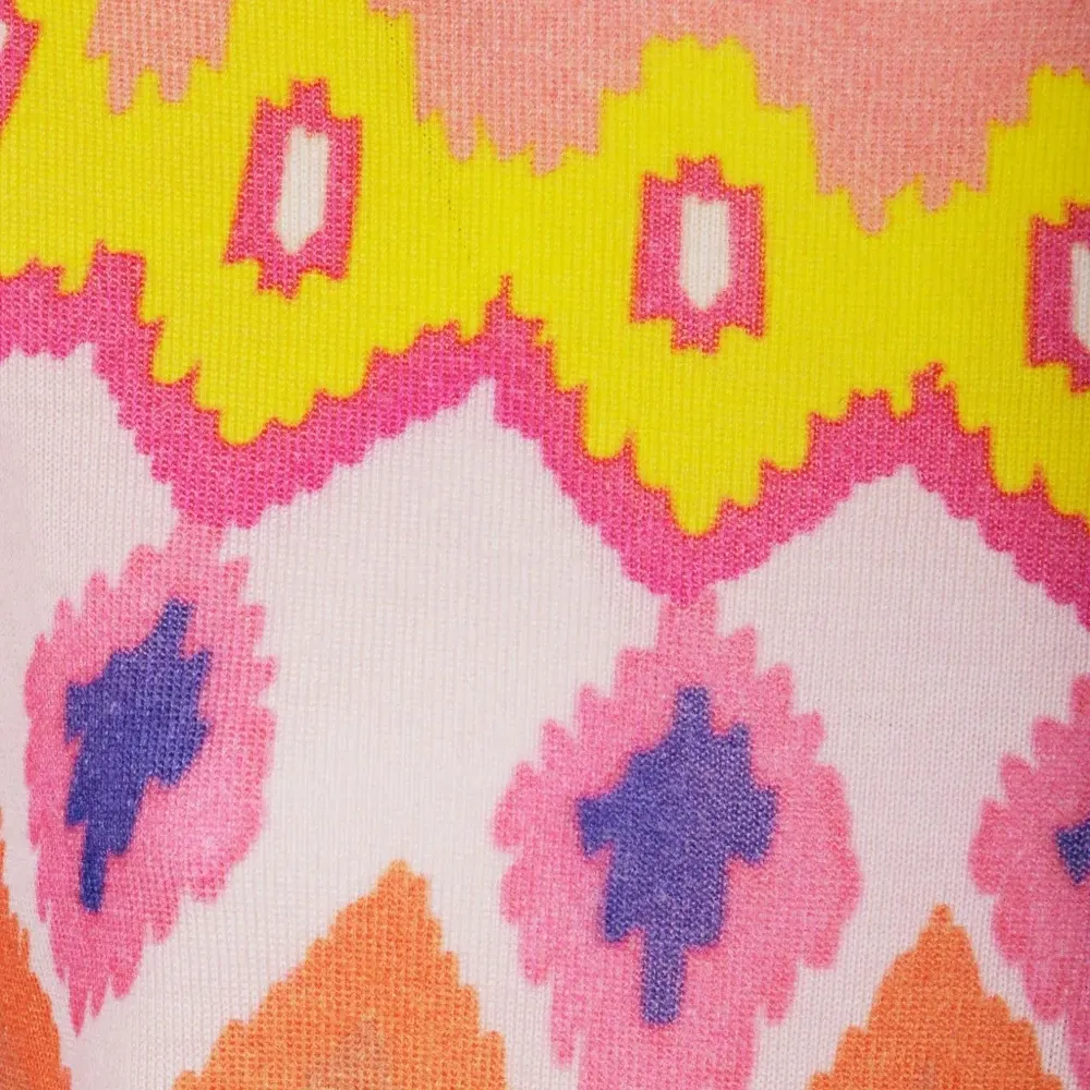 Шерстяной свитер с абстрактным принтом