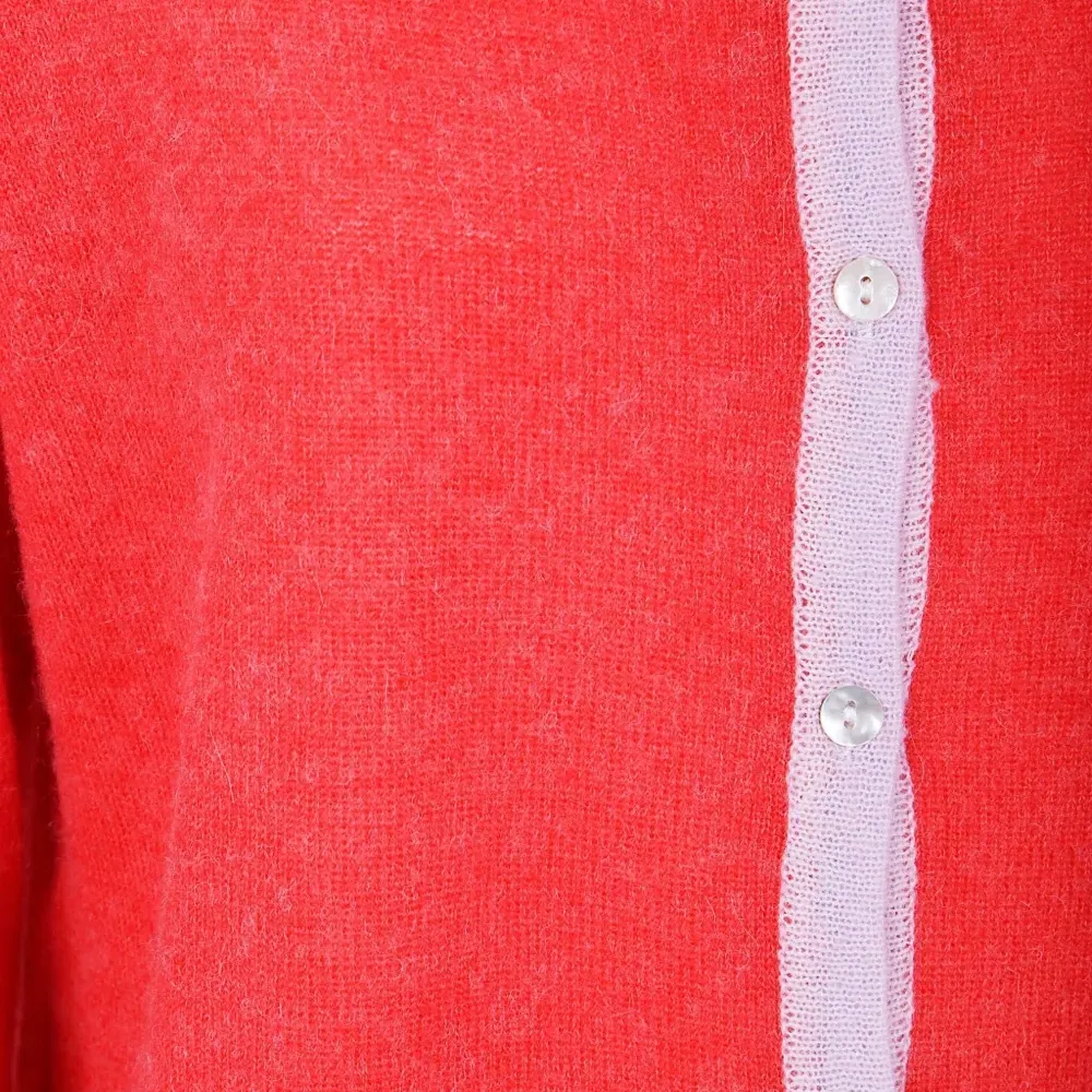 Кардиган с контрастными вставками