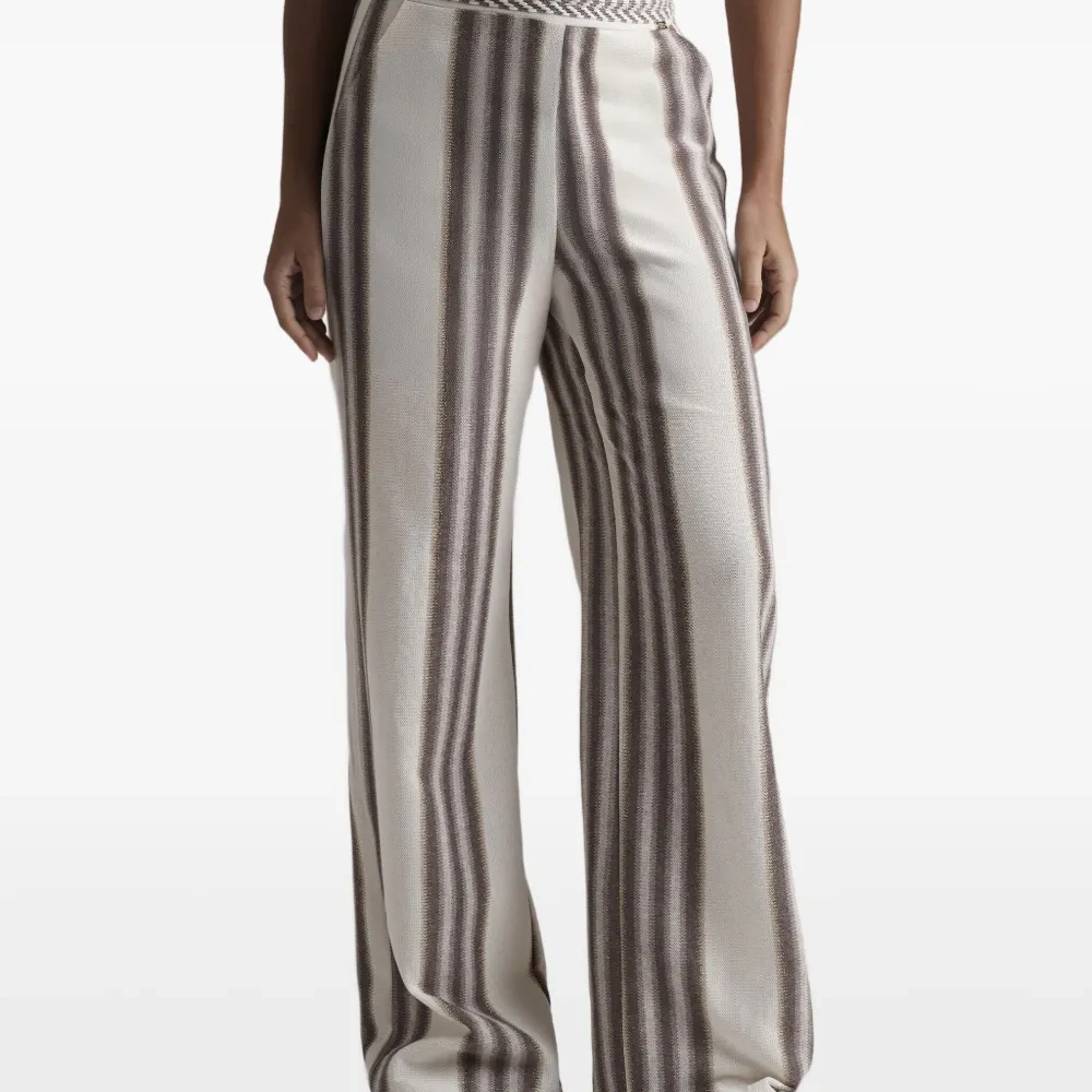 Брюки в полоску