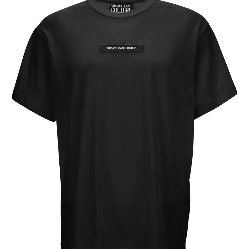 Футболка с нашивкой-логотипом